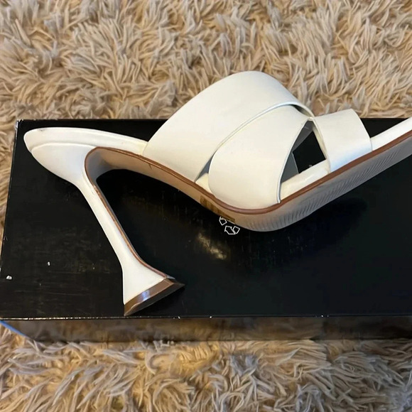 White heeled sandals - Picture 3 of 3